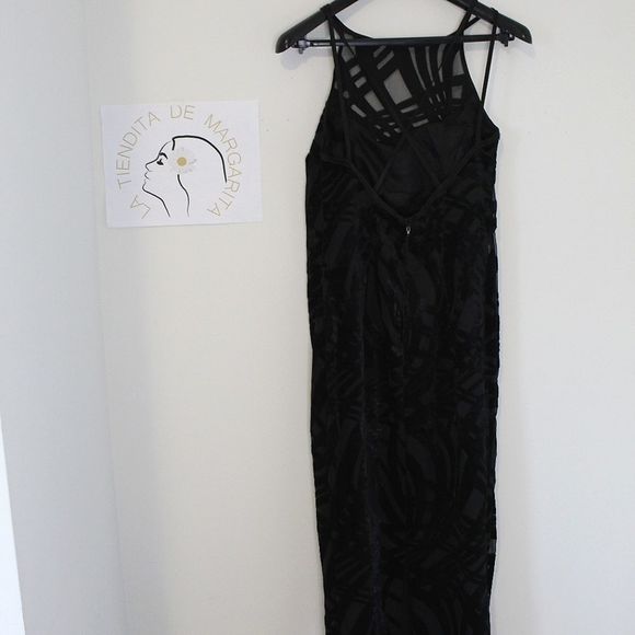 Like new black dress 6/8 velvet details maxi sexy - Picture 1 of 12